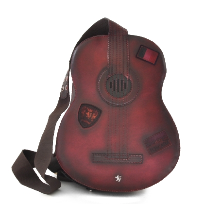 <span class="smallTextProdInfo">[BCH434]</span> - Chitarra Backpack in cow leather - Bruce Chianti
