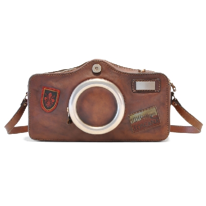 <span class="smallTextProdInfo">[BMA444]</span> - Photocamera Bruce Cross-Body Bag in cow leather - Bruce Brown